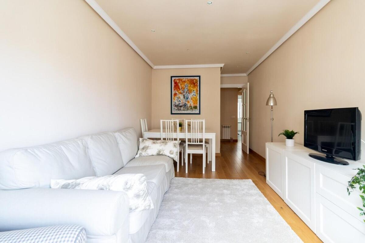 Апартаменти Apartamento Centro Gijon Con Parking Екстер'єр фото