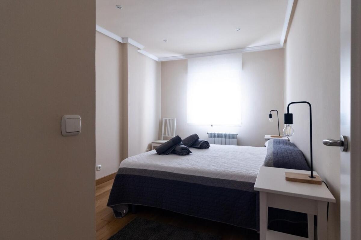 Апартаменти Apartamento Centro Gijon Con Parking Екстер'єр фото