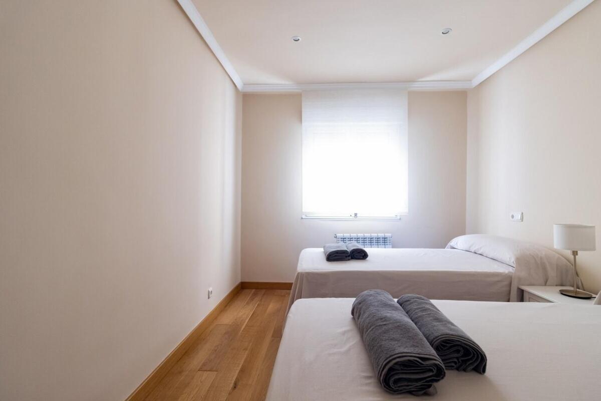 Апартаменти Apartamento Centro Gijon Con Parking Екстер'єр фото