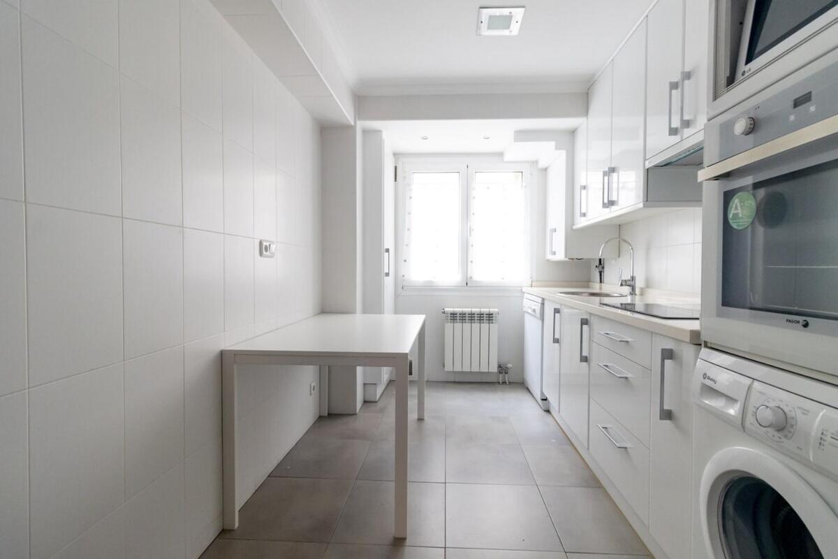 Апартаменти Apartamento Centro Gijon Con Parking Екстер'єр фото